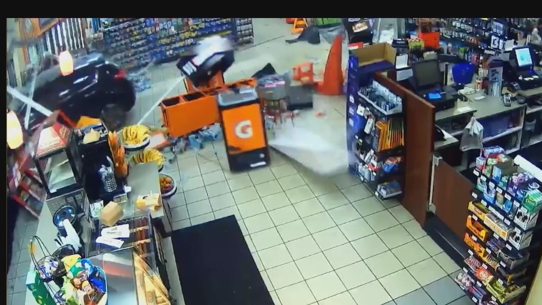 Driver crashes into Seffner gas station